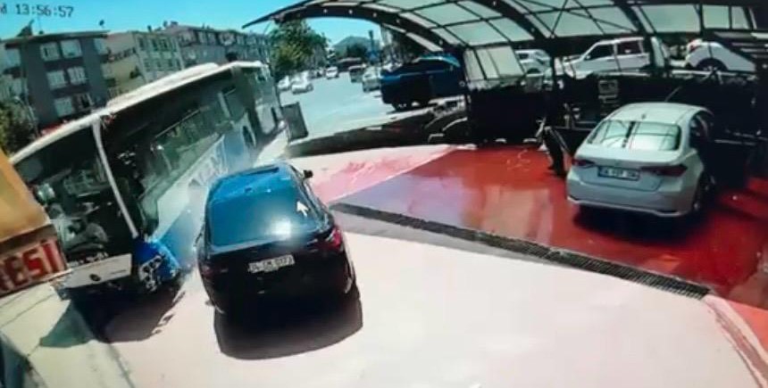 Ankara'da Kontrolden Çıkan EGO Otobüsü, Bir Vatandaşın Hamlesiyle Kurtulmayı Başardı