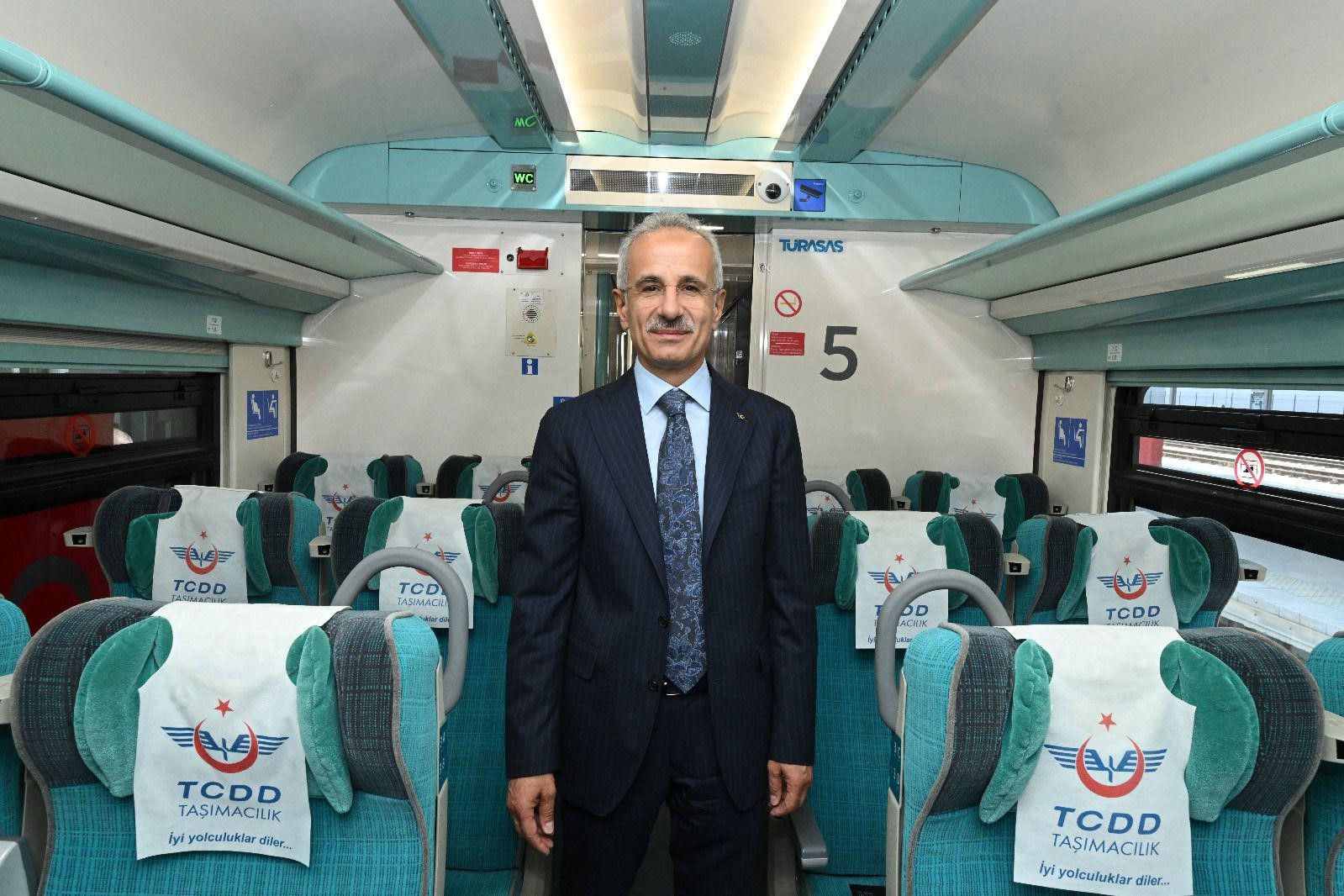 Ankara'da Yerli Elektrikli Tren Setleri Yola Çıkıyor