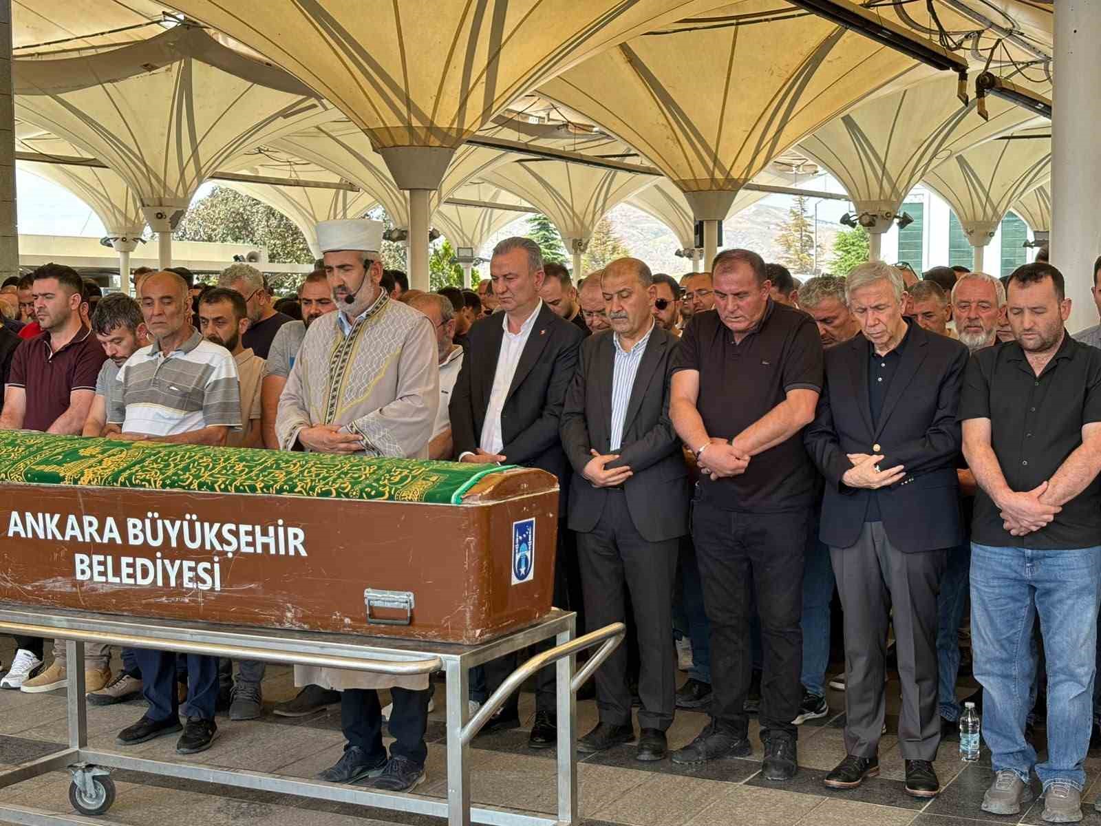 Ankara'daki Trajik Kazada Hayatını Kaybeden Emre Çelik Son Yolculuğuna Uğurlandı