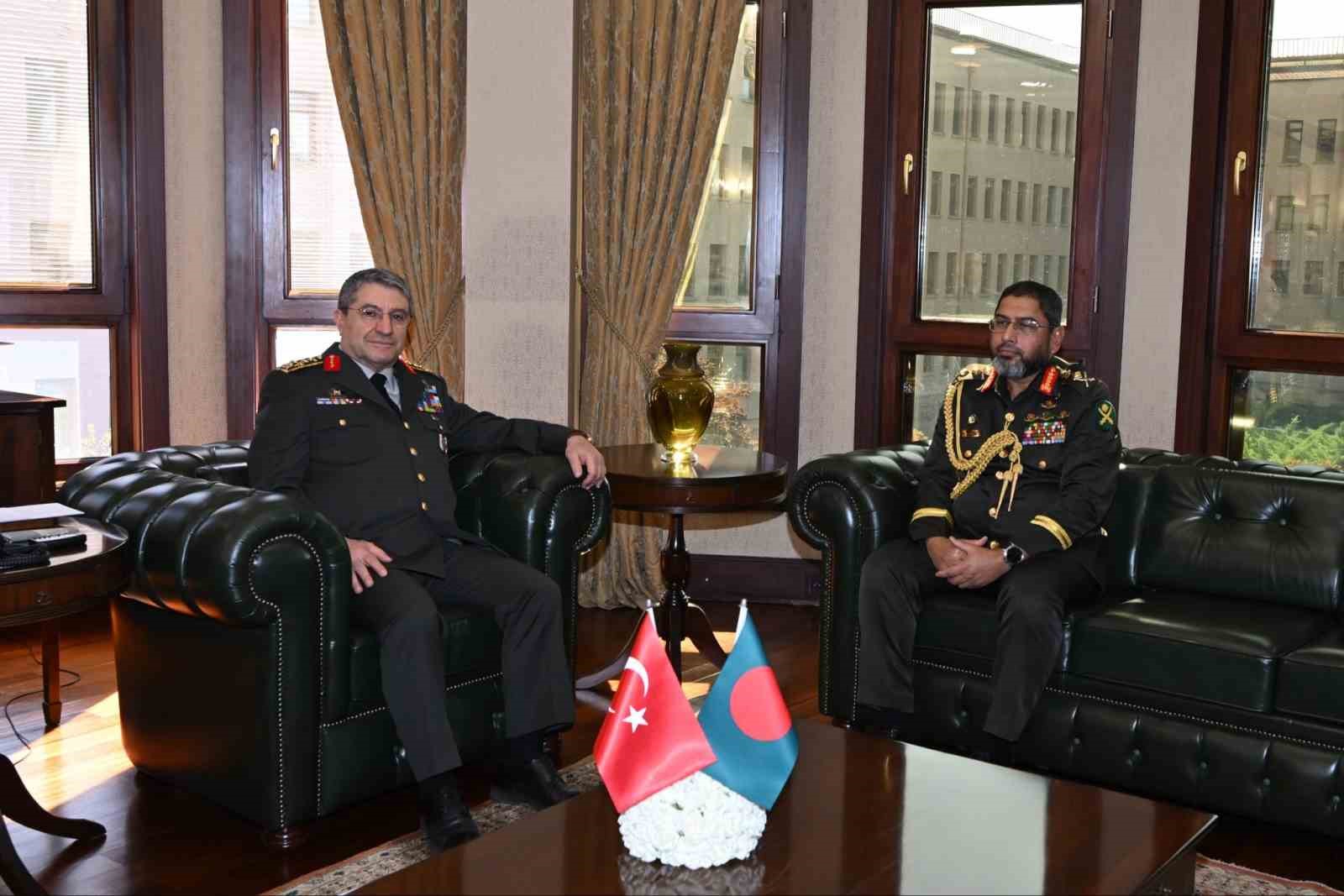 Orgeneral Bayraktaroğlu, Bangladeş Kara Kuvvetleri Komutanı ile Ankara'da Buluştu