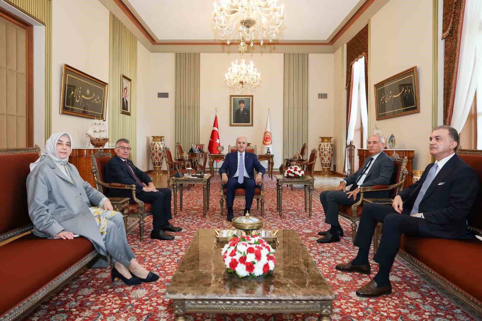TBMM Başkanı Kurtulmuş, AK Parti'yi Ziyaret Etti