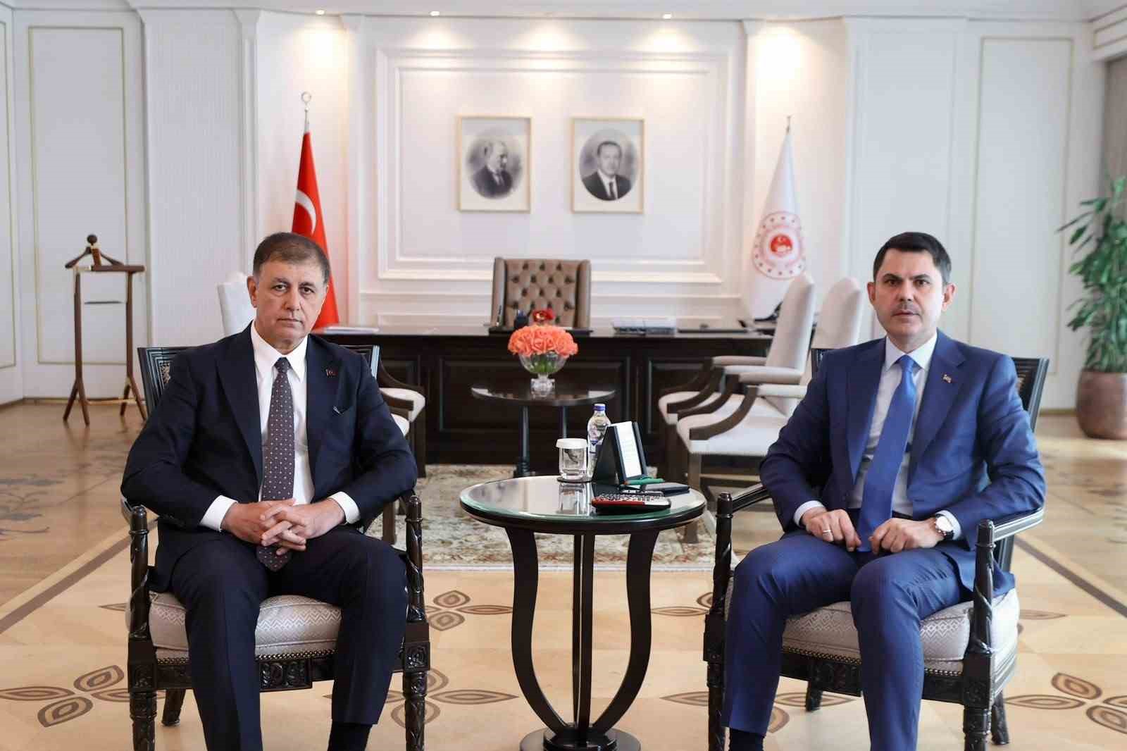 Bakan Kurum, İzmir'in İhtiyaçlarını Görüşmek Üzere Tugay'ı Ağırladı