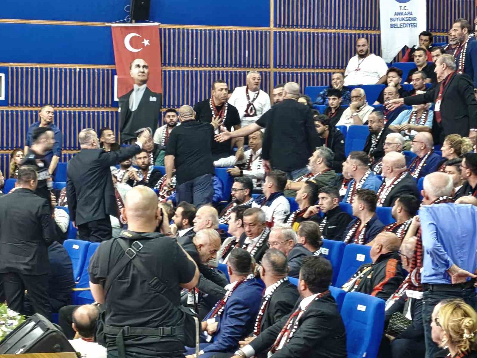 Gençlerbirliği Genel Kurulu'nda Gergin Anlar Yaşandı