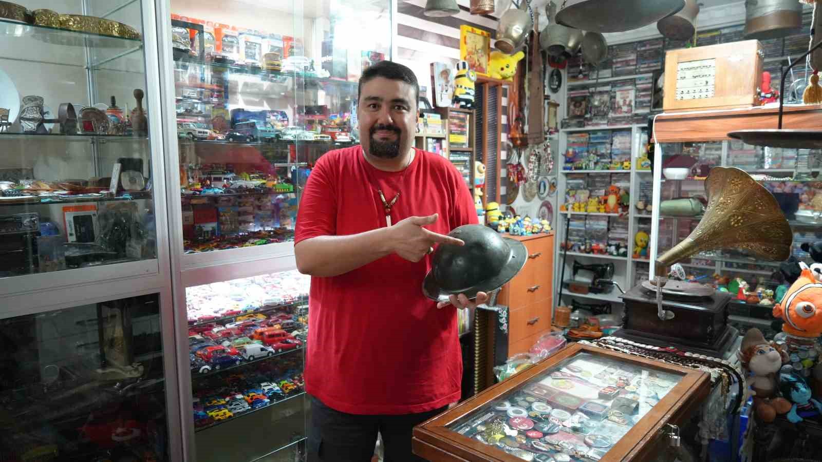 30 Yılda Oluşan Eşsiz Koleksiyonunu Müze Haline Getirdi