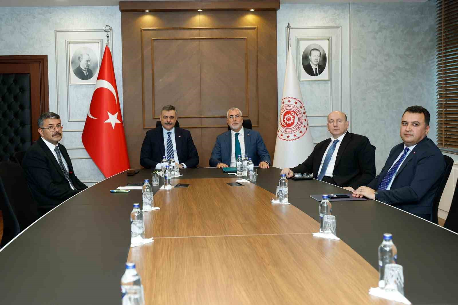 Toplum Yararına Programları için 30 Bin Kontenjan Açıklandı