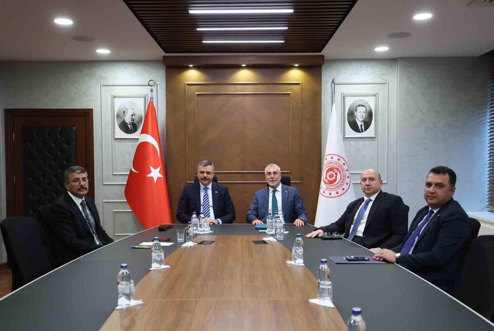 Bakan Işıkhan, İçişleri Bakanı Çiftçi ile Ortak Projeleri Görüştü