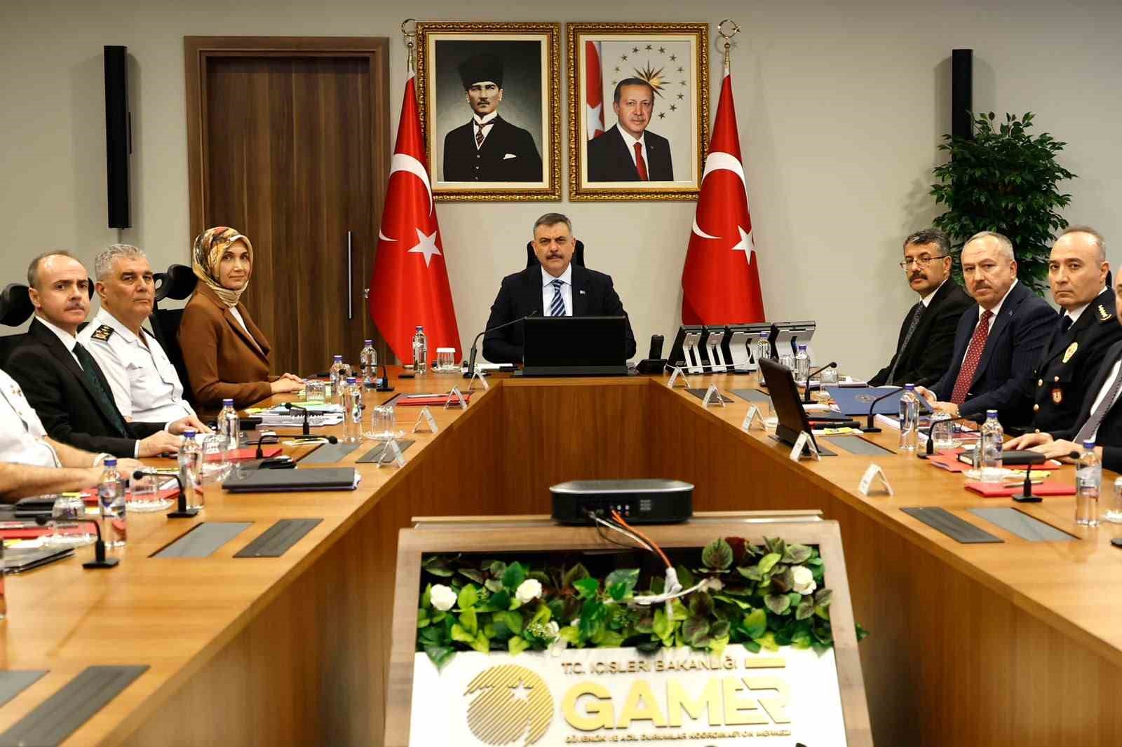 İçişleri Bakanı Çiftçi, Güvenlik Toplantısında Kaçakçılıkla Mücadele Vurgusu Yaptı