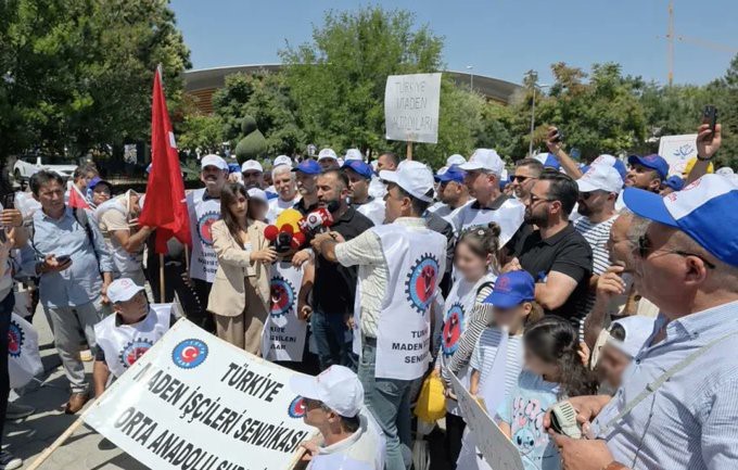 Doruk Madencilik İşçileri, Haklarını Aramak İçin Ankara Garı'na Yürüdü
