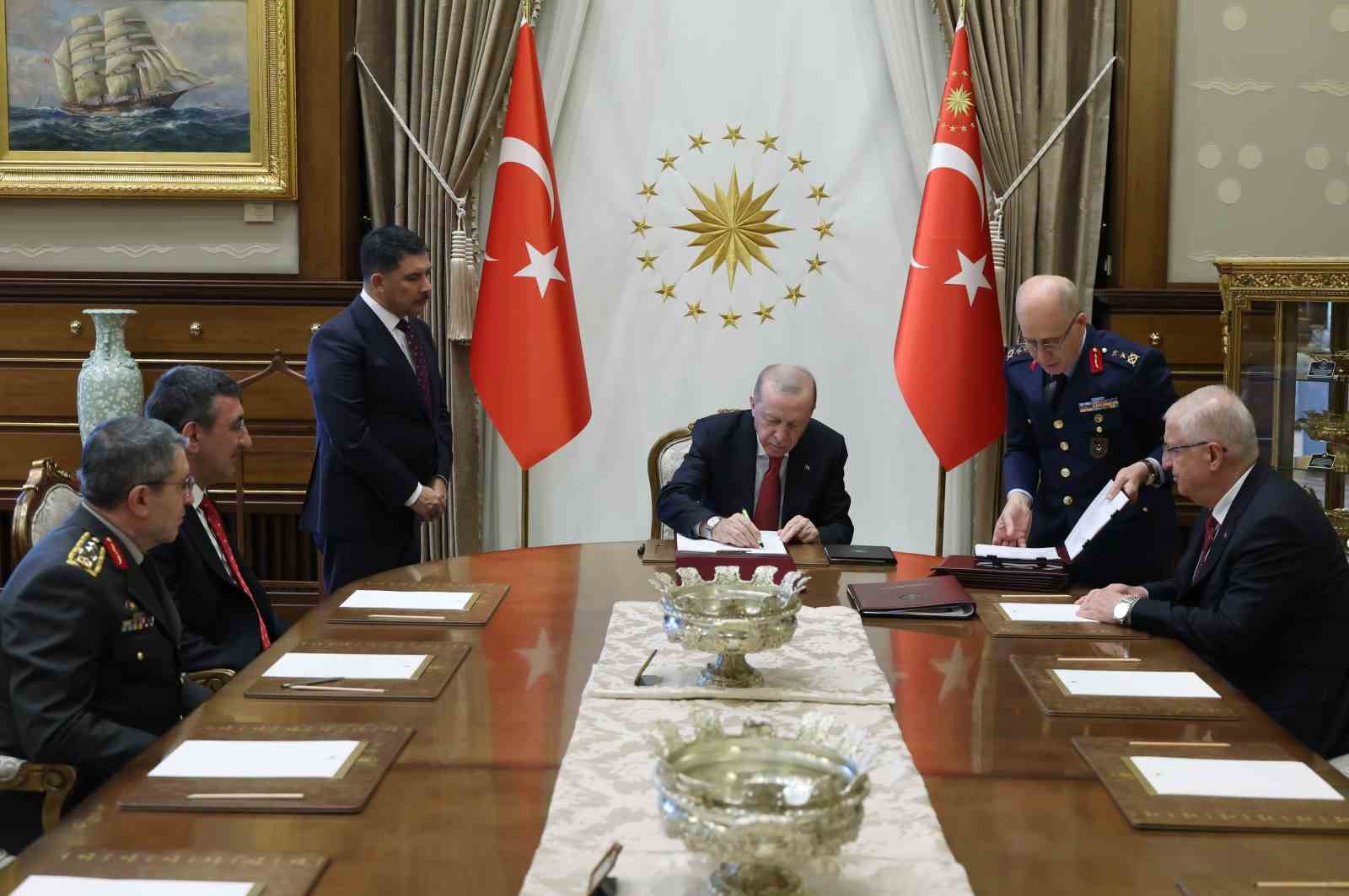 Cumhurbaşkanı Erdoğan Askeri Şura Kararlarını İmzaladı