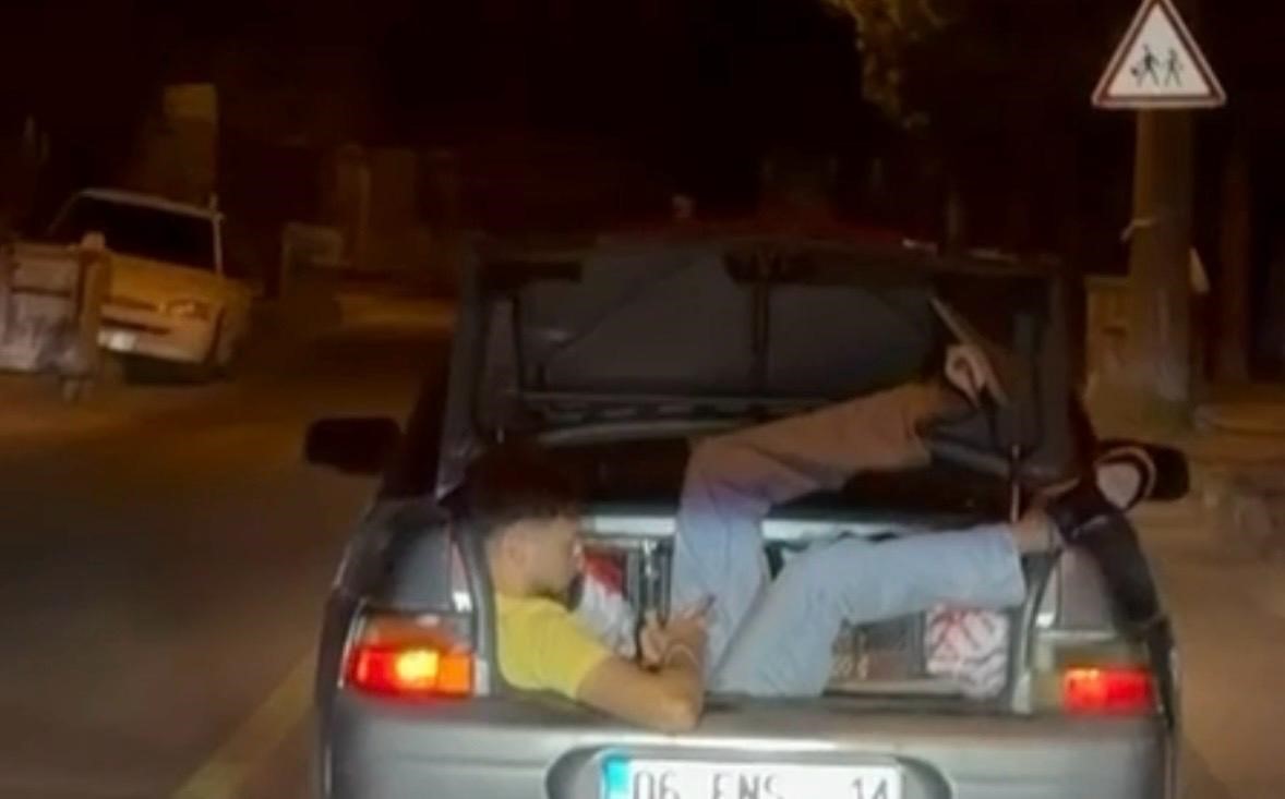 Ankara'da Araç Bagajında Tehlikeli Yolculuk Kameralara Yansıdı