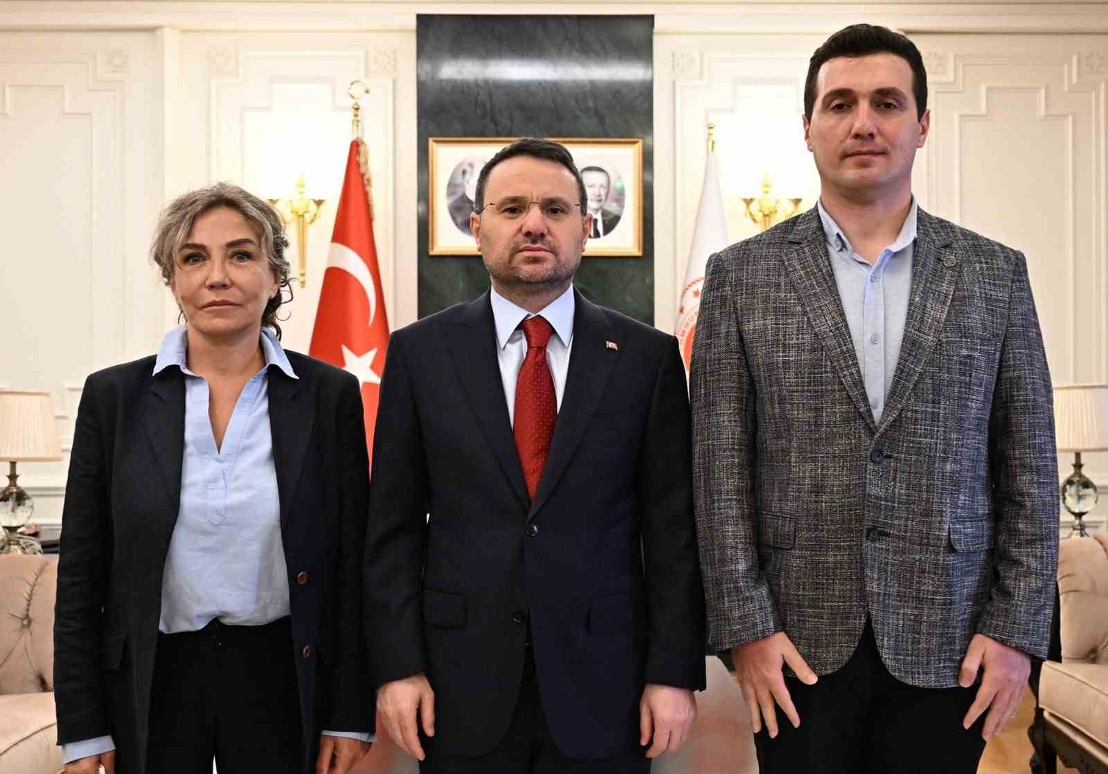 Adalet Bakanı Gürlek, Behçet Oktay’ın Ailesiyle Bir Araya Geldi