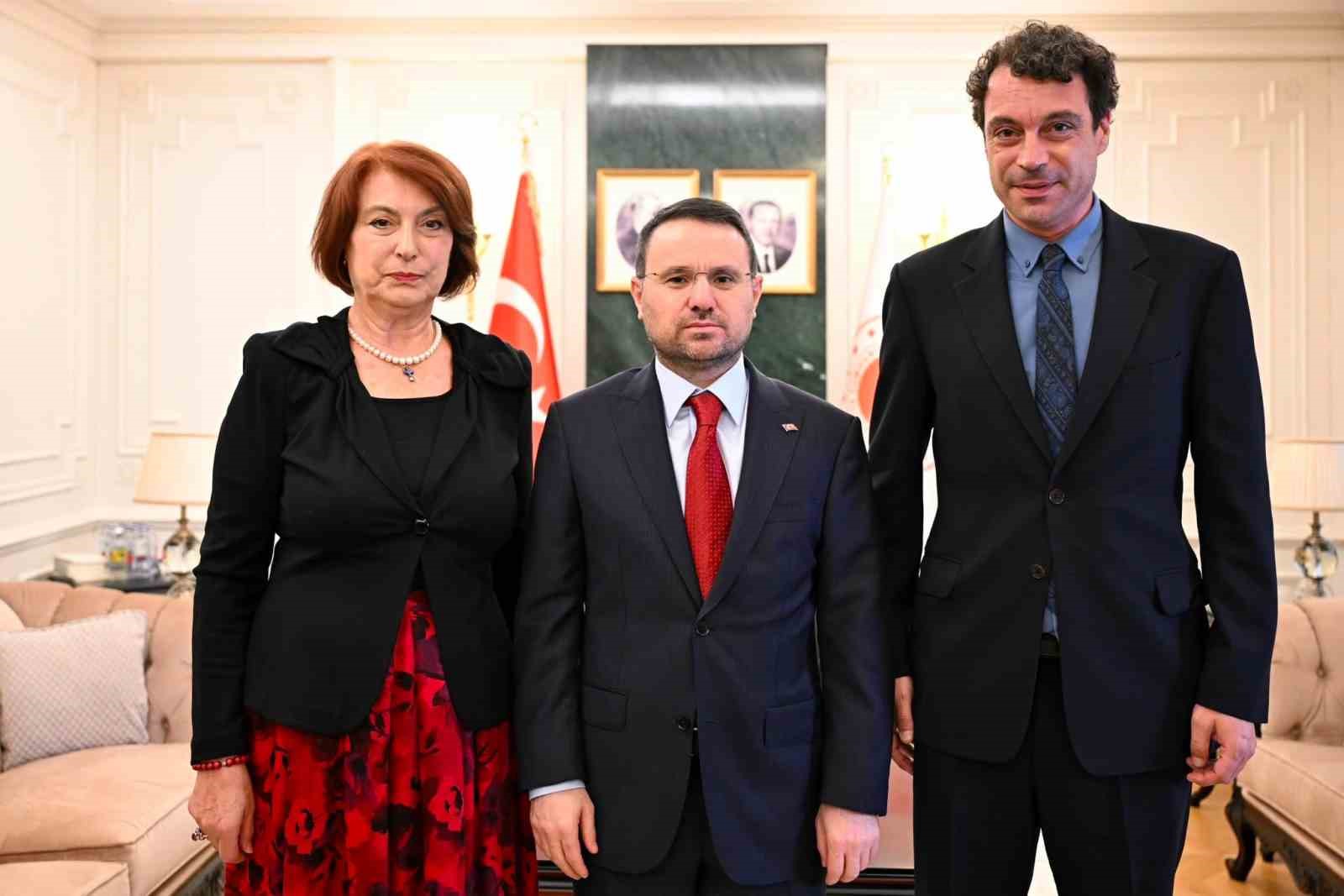 Adalet Bakanı Gürlek, Uğur Mumcu’nun Ailesiyle Bir Araya Gelerek Adalet Vurgusu Yaptı