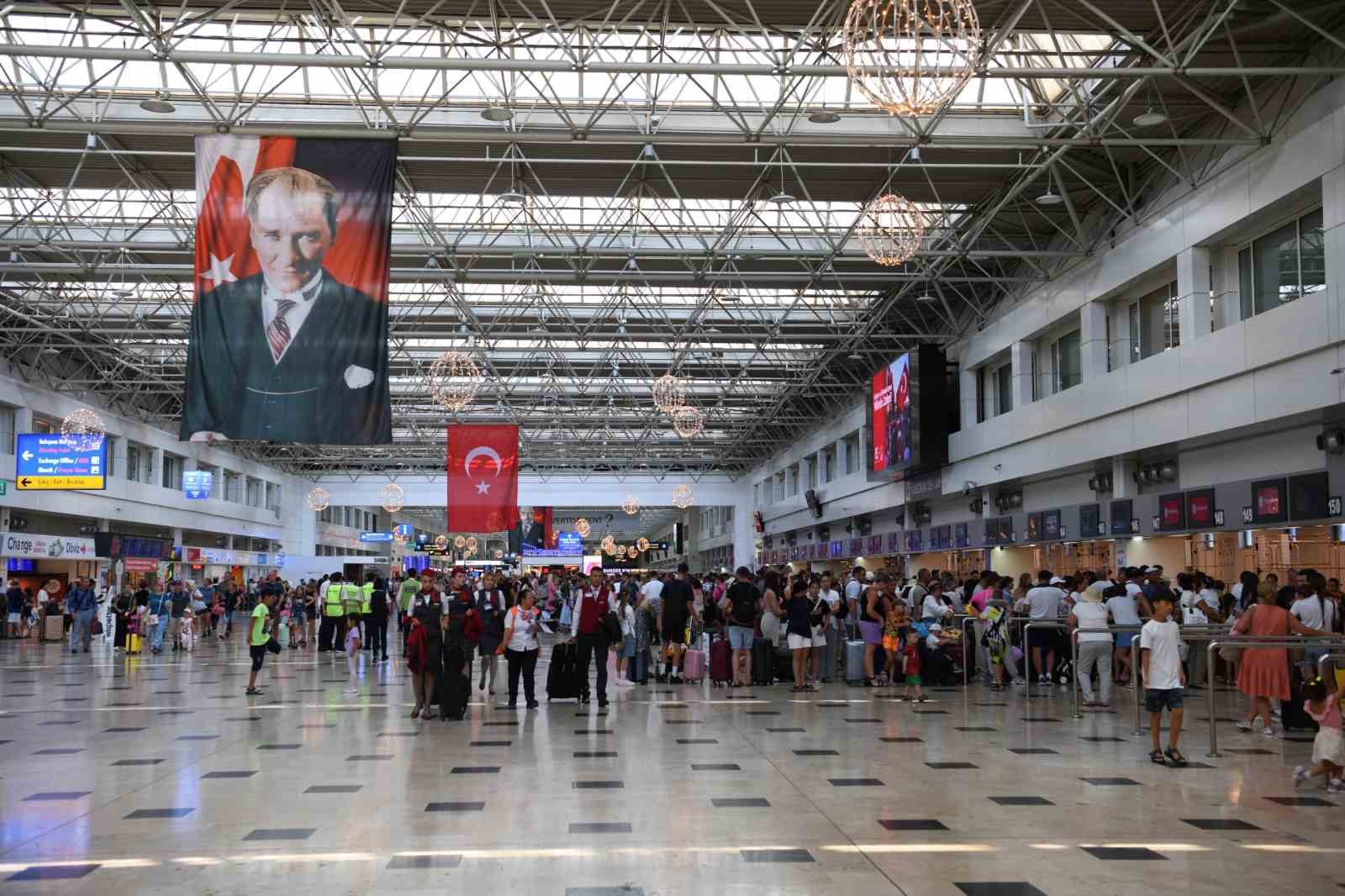 Temmuz ayında Türkiye havalimanlarında 26.8 milyon yolcu hizmet aldı