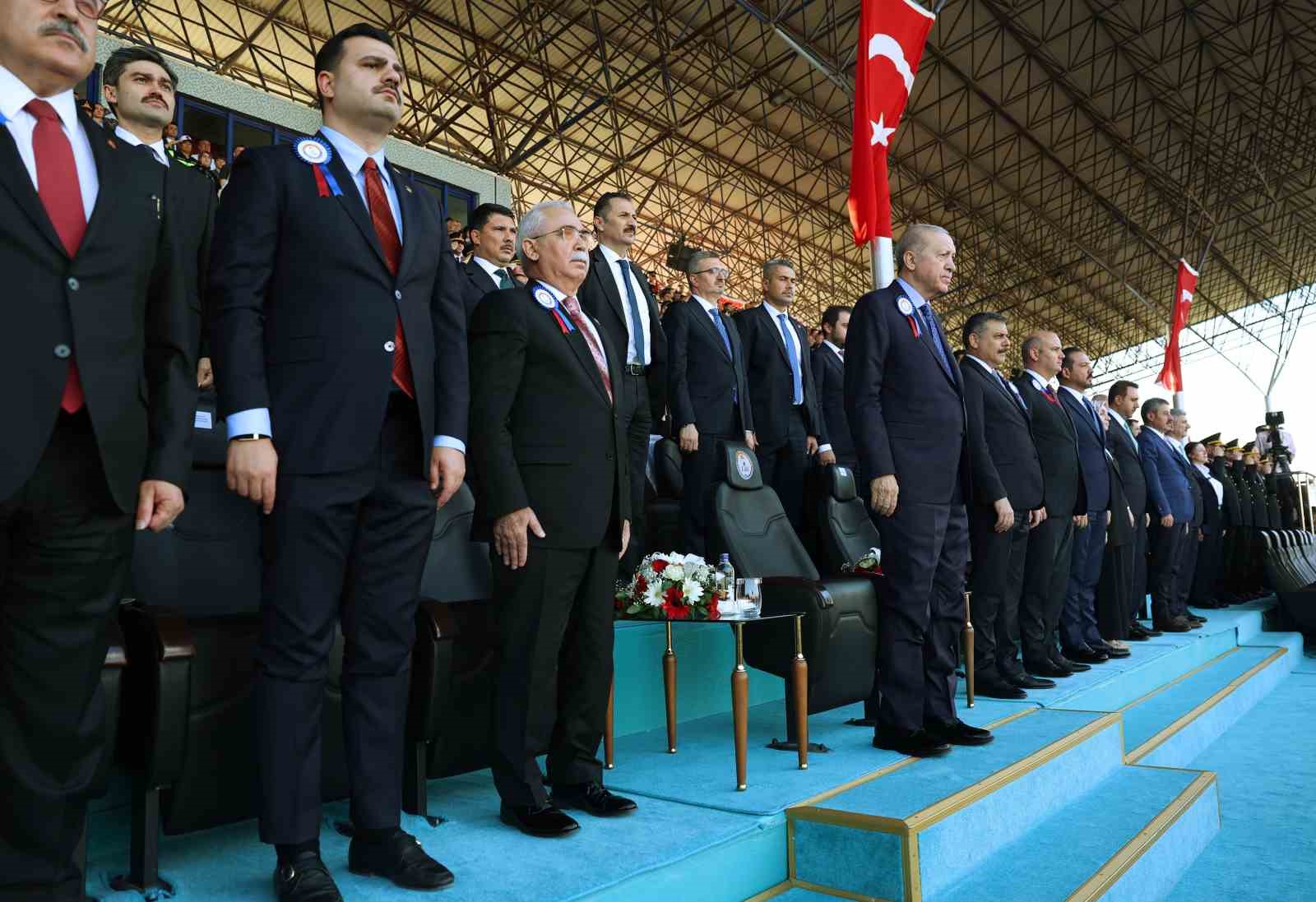Cumhurbaşkanı Erdoğan'dan Mezuniyet Töreninde Önemli Mesajlar
