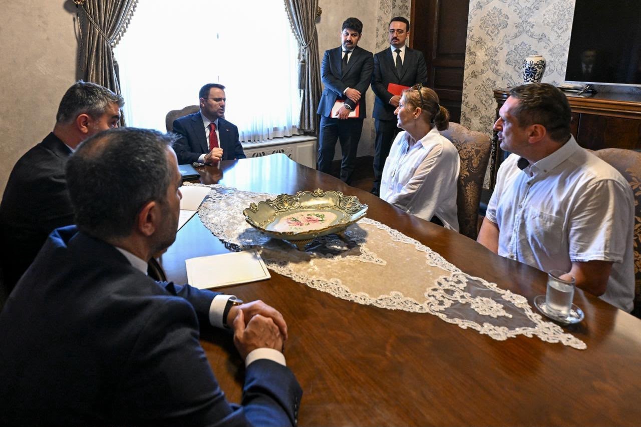 Bakan Gürlek, Emir Yuşa Atıcı'nın Ailesiyle Bir Araya Geldi