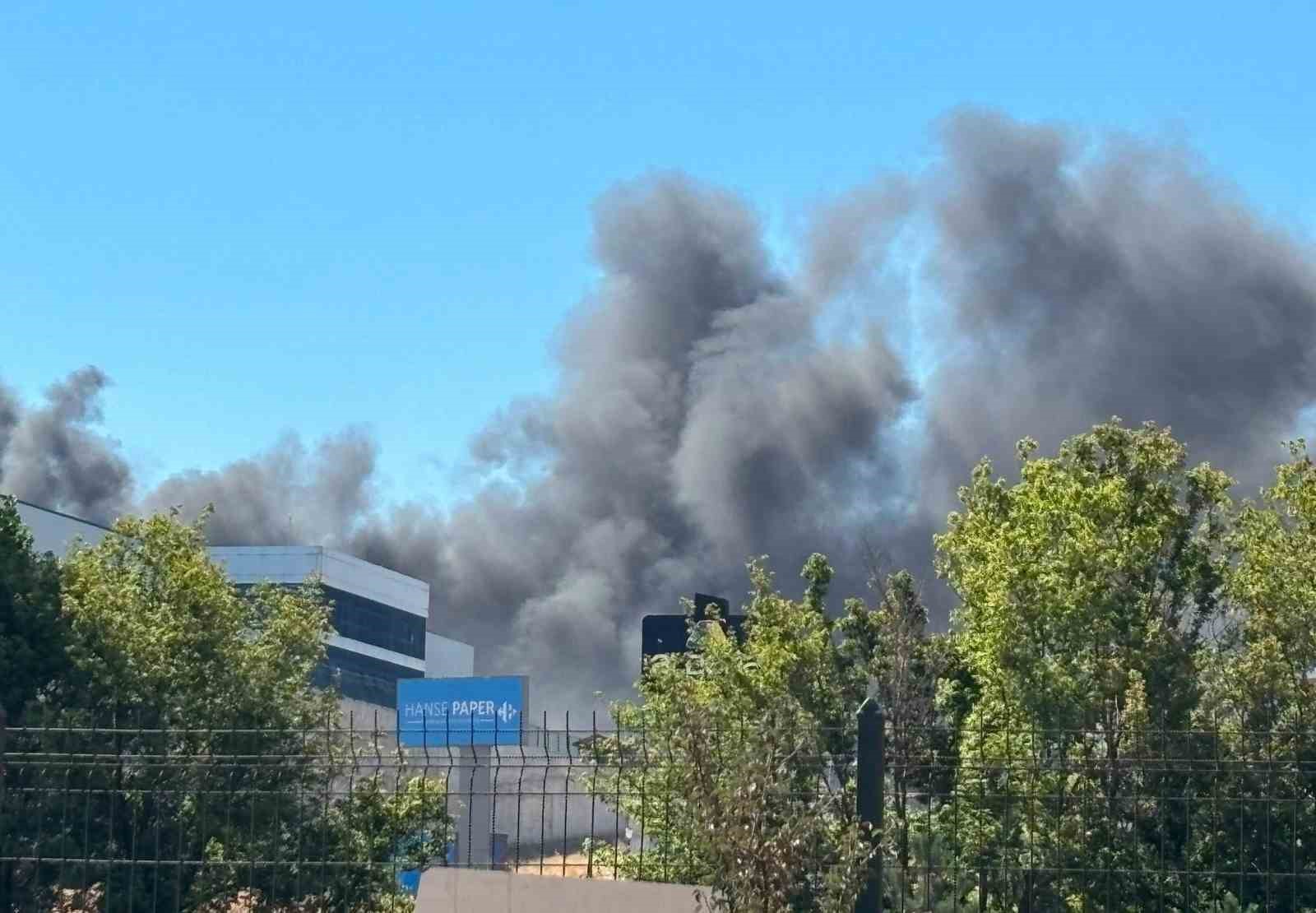 Akyurt'ta Market Deposunda Yangın Kontrol Altına Alındı