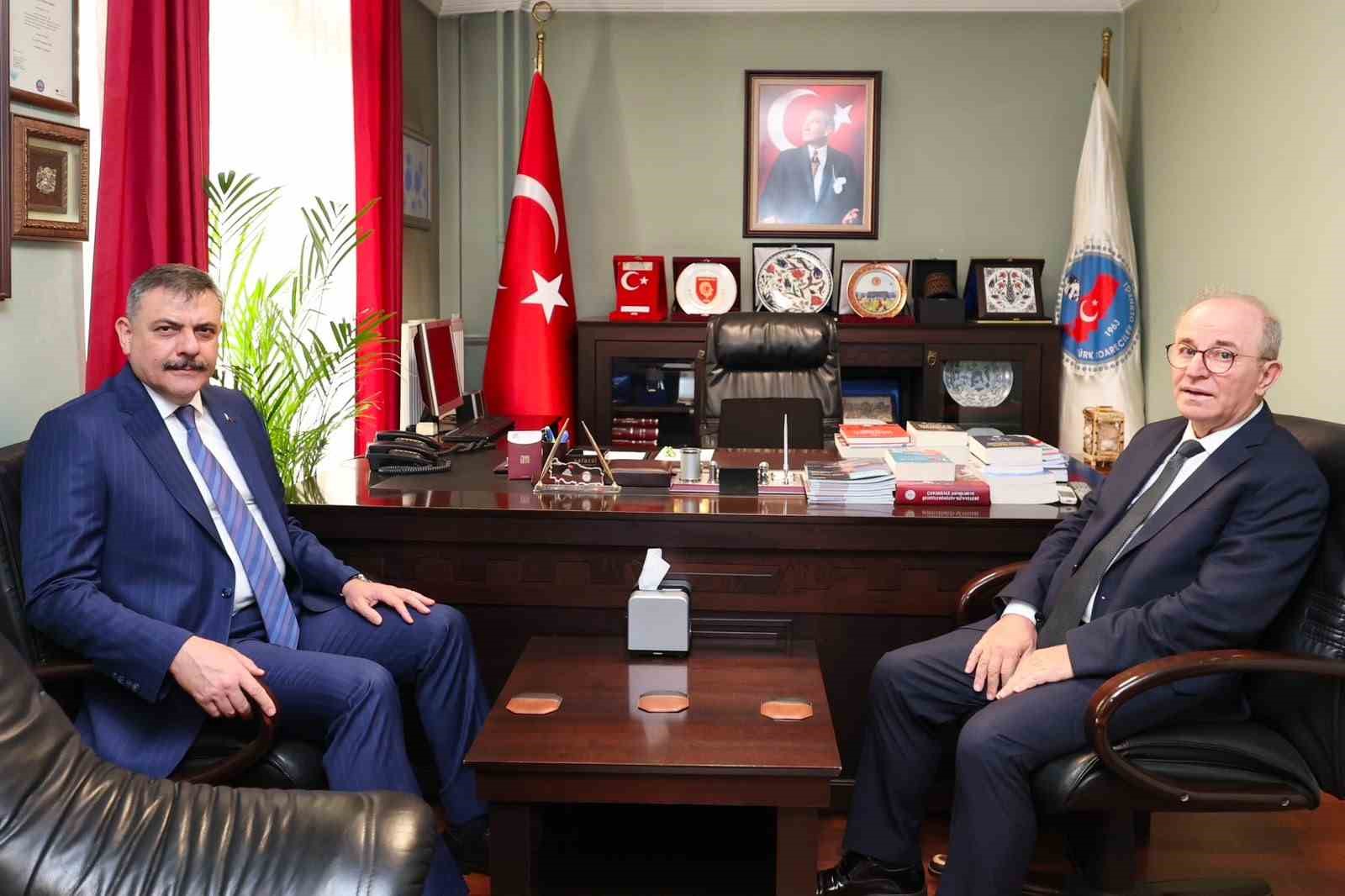 Bakan Çiftçi, Türk İdareciler Derneği'nde Önemli Temaslar Kurdu