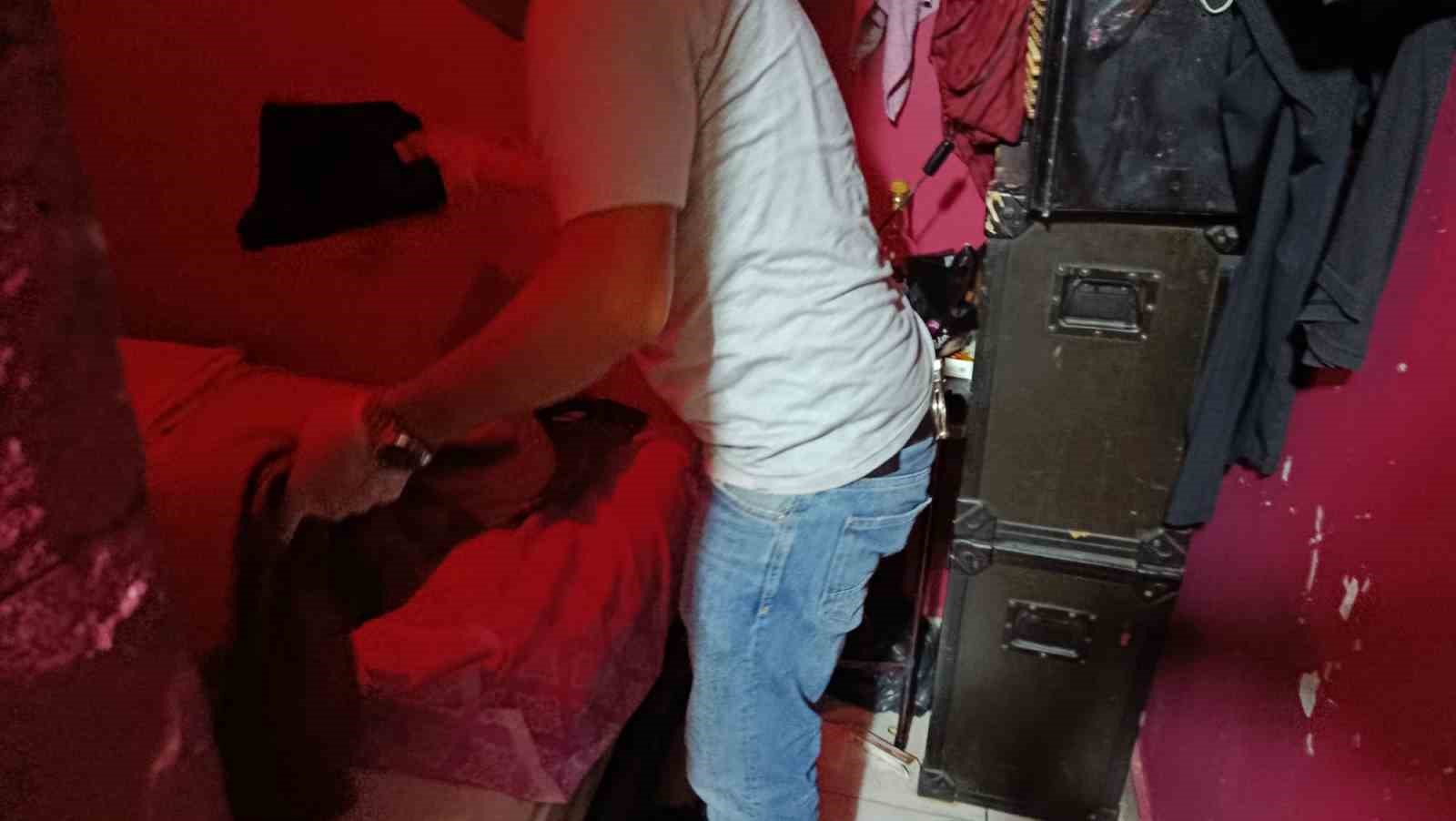 Ankara'da Eğlence Mekanlarına Operasyon: 26 Gözaltı, İnsan Ticareti ve Fuhuş İddiaları