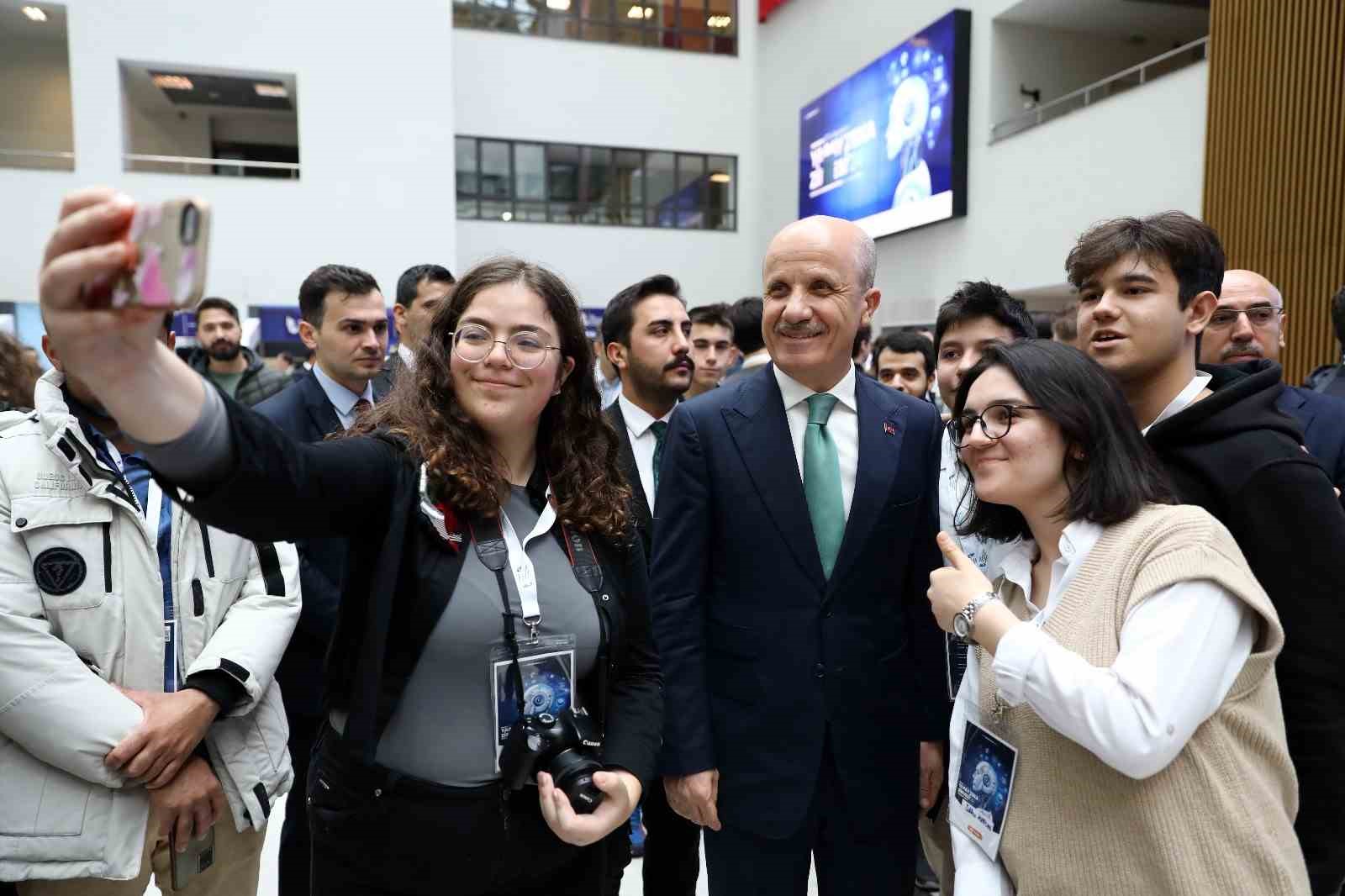YÖK Başkanı Özvar: "Devlet Üniversitelerindeki Yüzde 99,52 Doluluk Oranı Umudun Temsilcisi"