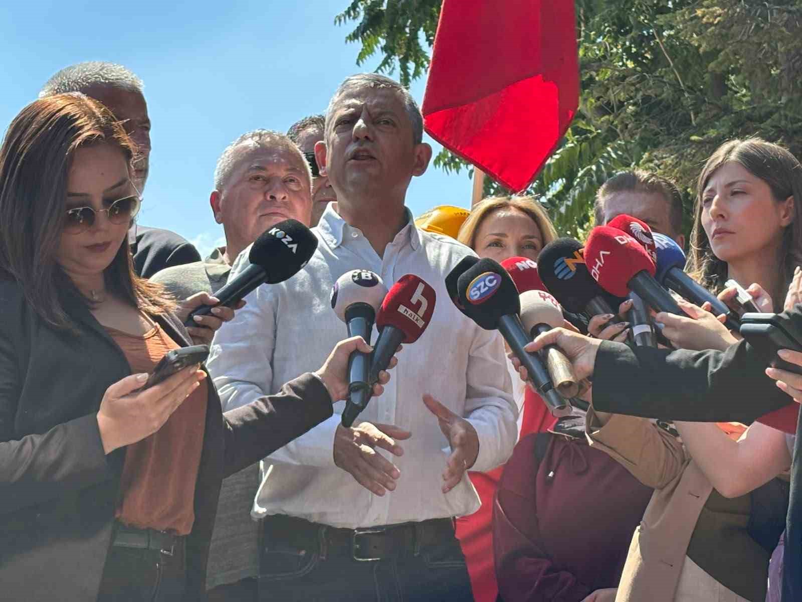 Özgür Özel: "Gözler başka tarafa çevrilince sözler tutulmuyor"