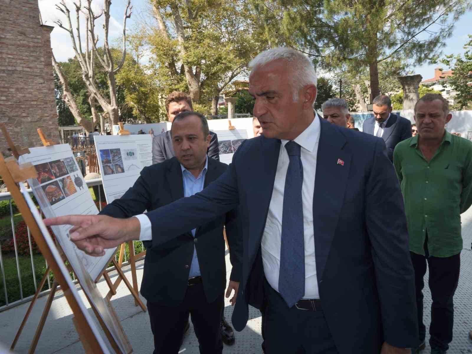 Ayasofya Restorasyonu Devam Ediyor: Tarihi Eser Yeniden Hayat Buluyor