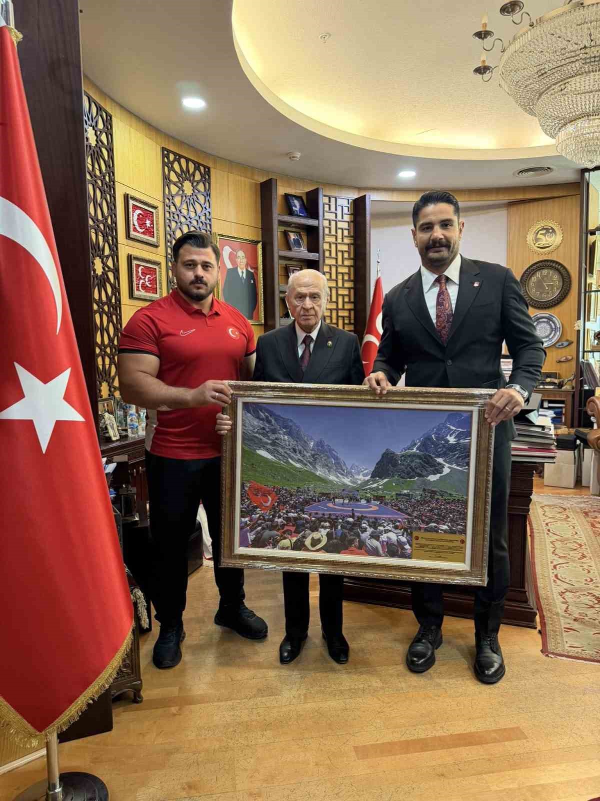 Güreşin Geleceği İçin Bahçeli'ye Ziyaret