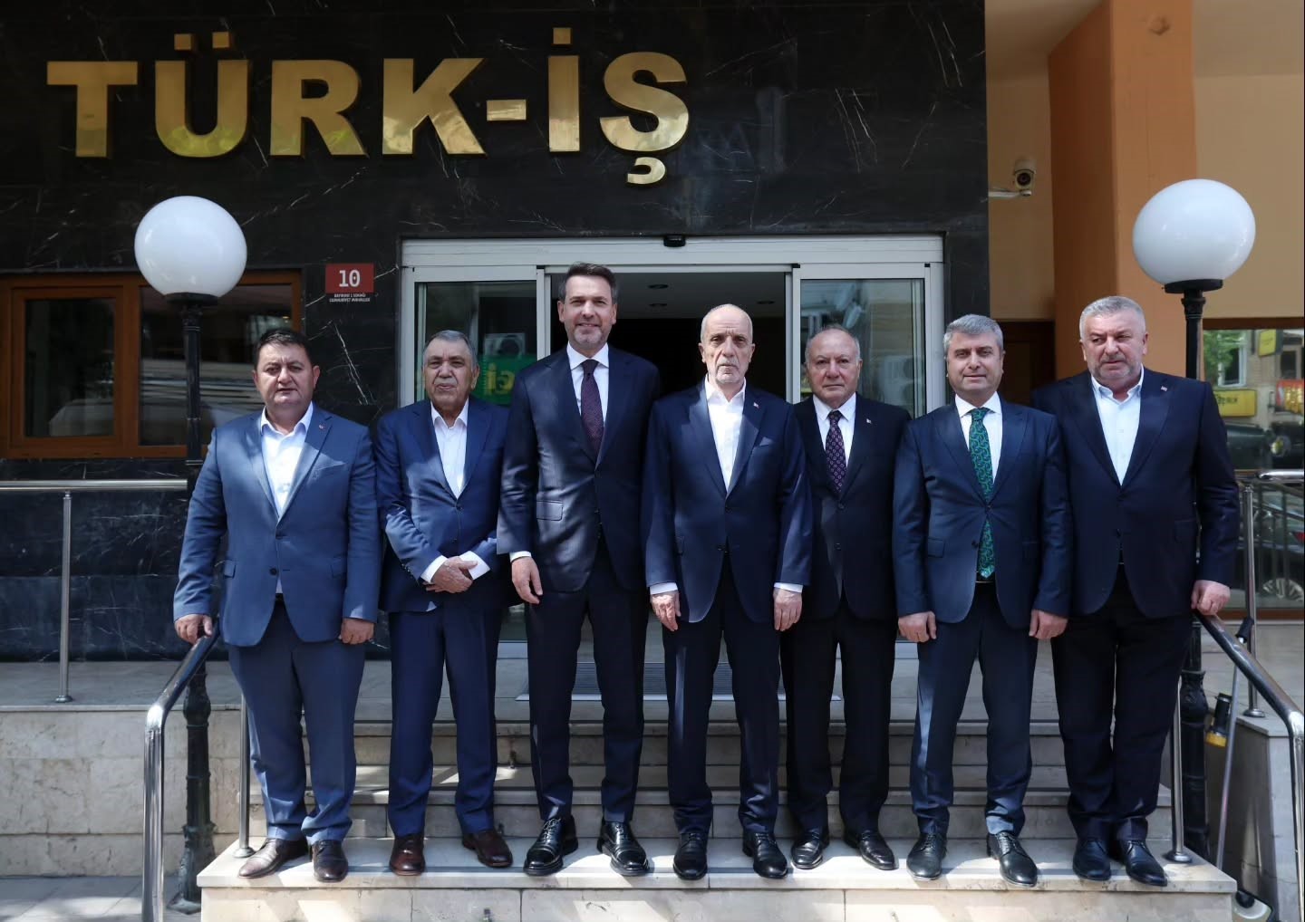 Bakan Bayraktar, Türk-İş Genel Başkanı Atalay ile Madencilerin Sorunlarını Görüştü