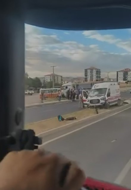 Polatlı'da Ambulans ve Otomobil Çarpıştı: 5 Yaralı