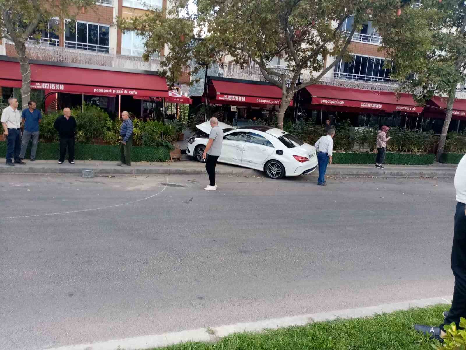 Nallıhan'da Tır ile Otomobiller Arasında Zincirleme Kaza: Yaralılar Var