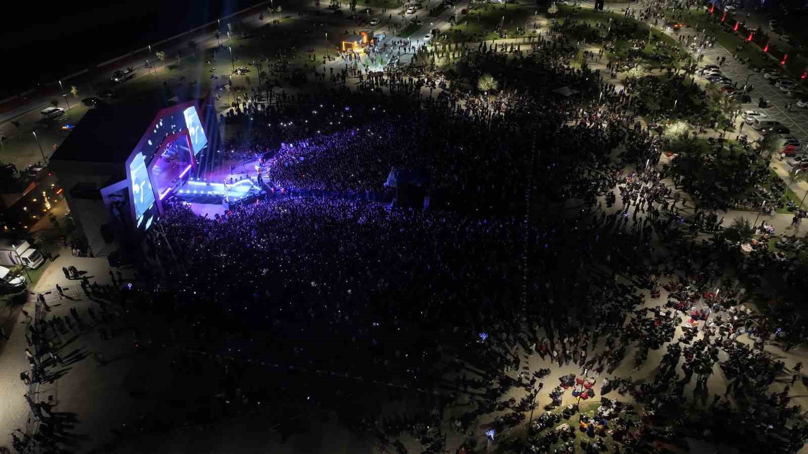 Sincan Geleneksel Yaz Festivali'nde Rap Coşkusu: Sagopa Kajmer Sahne Aldı