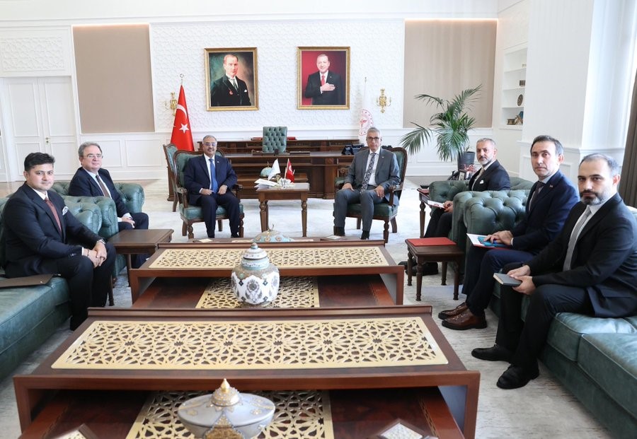 Bakan Memişoğlu, D-8 Genel Sekreteri Sohail Mahmood ile Sağlık İşbirliklerini Görüştü