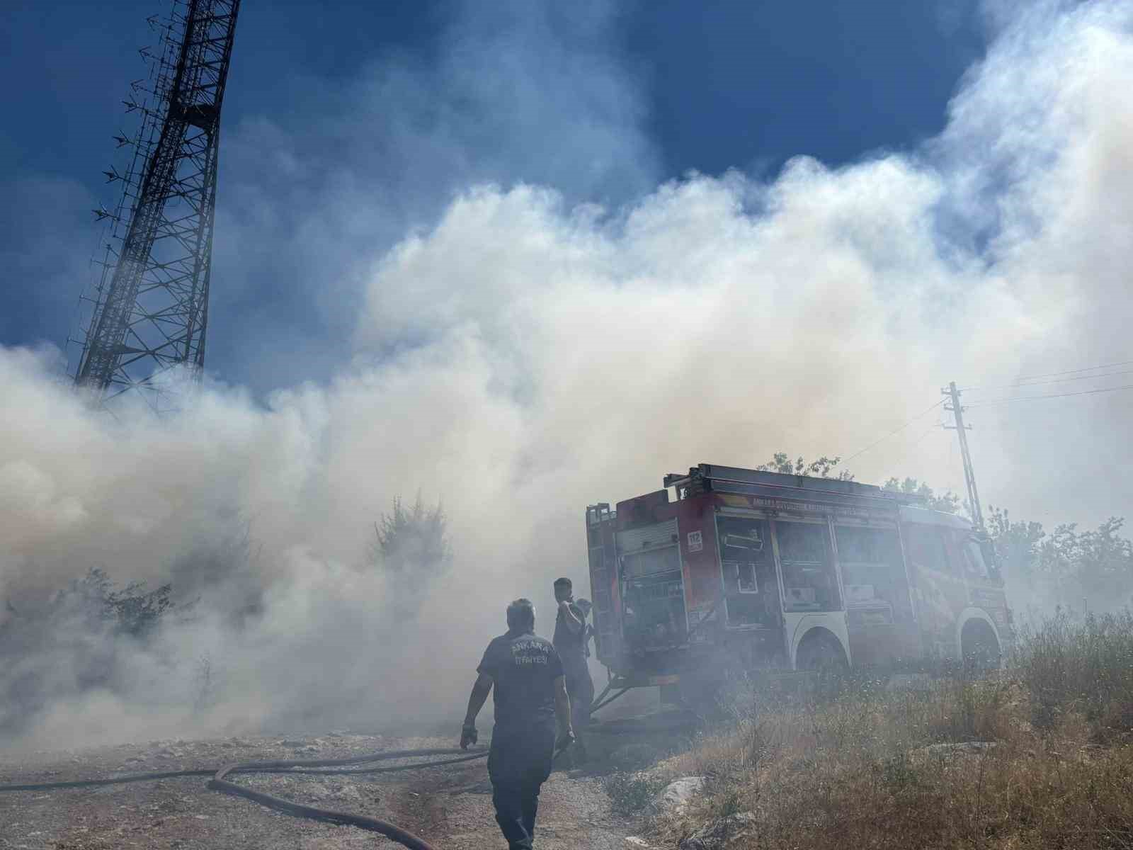 Ankara'da Otluk Arazide Yangın Kontrol Altına Alındı