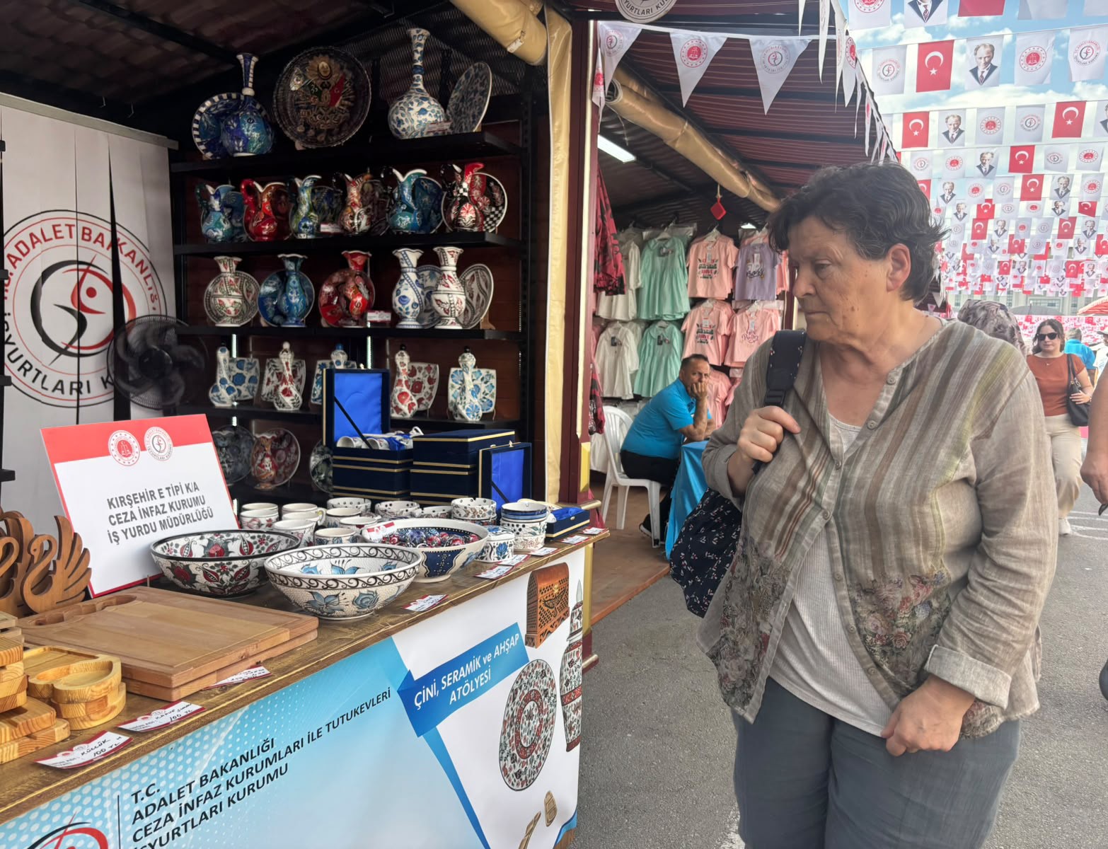 Ankara'da Hükümlülerin Ürettiği El Sanatları Fuarı Başladı
