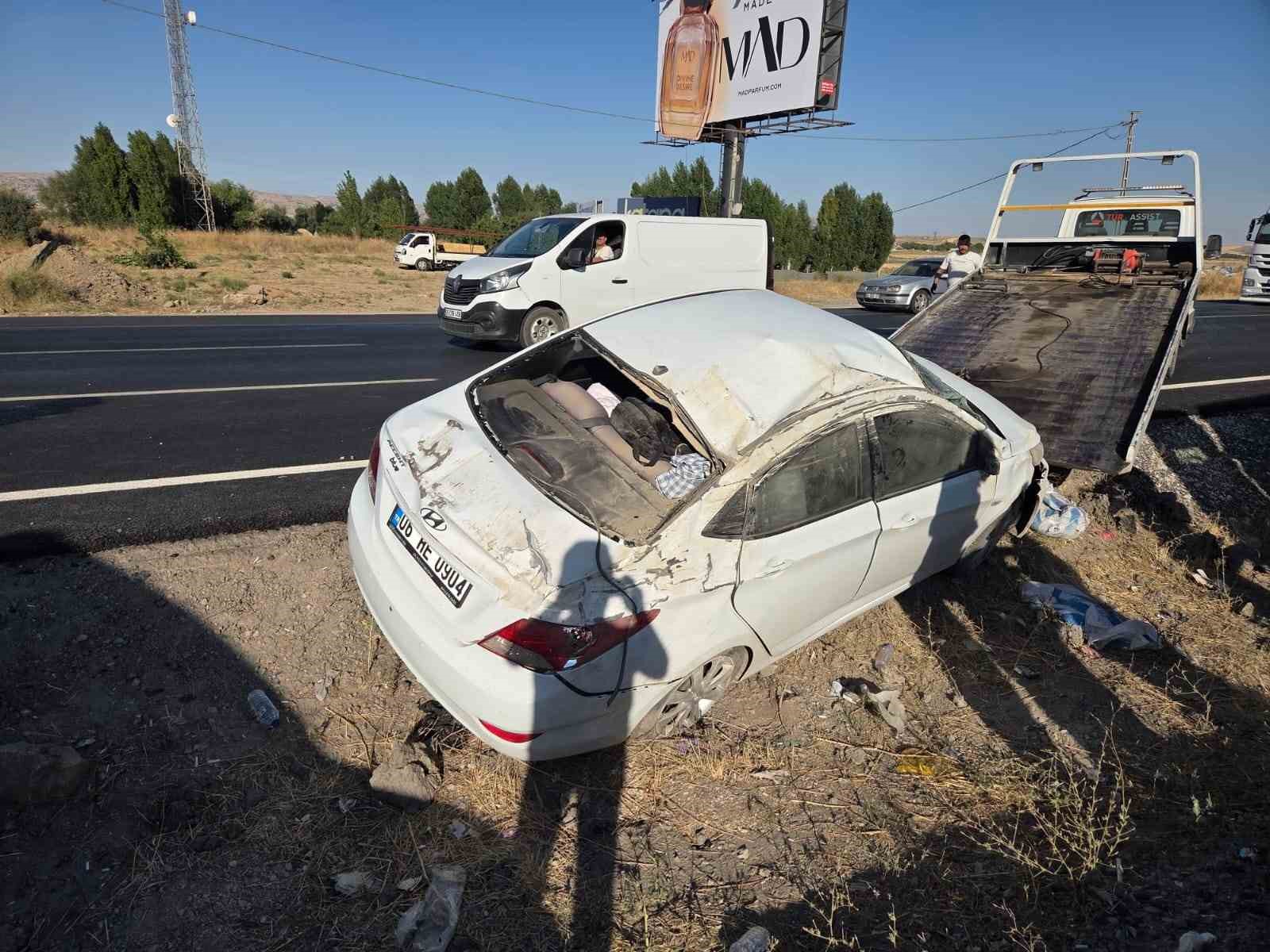 Ankara'da Takla Atan Araçta 4 Kişi Yaralandı