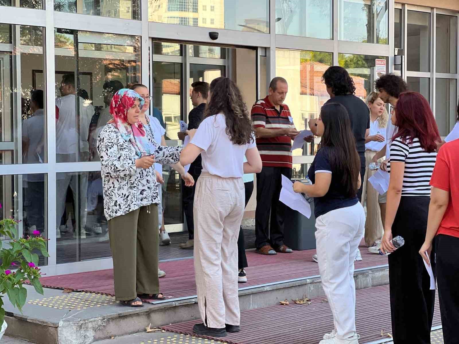 Ankara'da 2026-KPSS A Grubu Sınavı Heyecanı Başladı