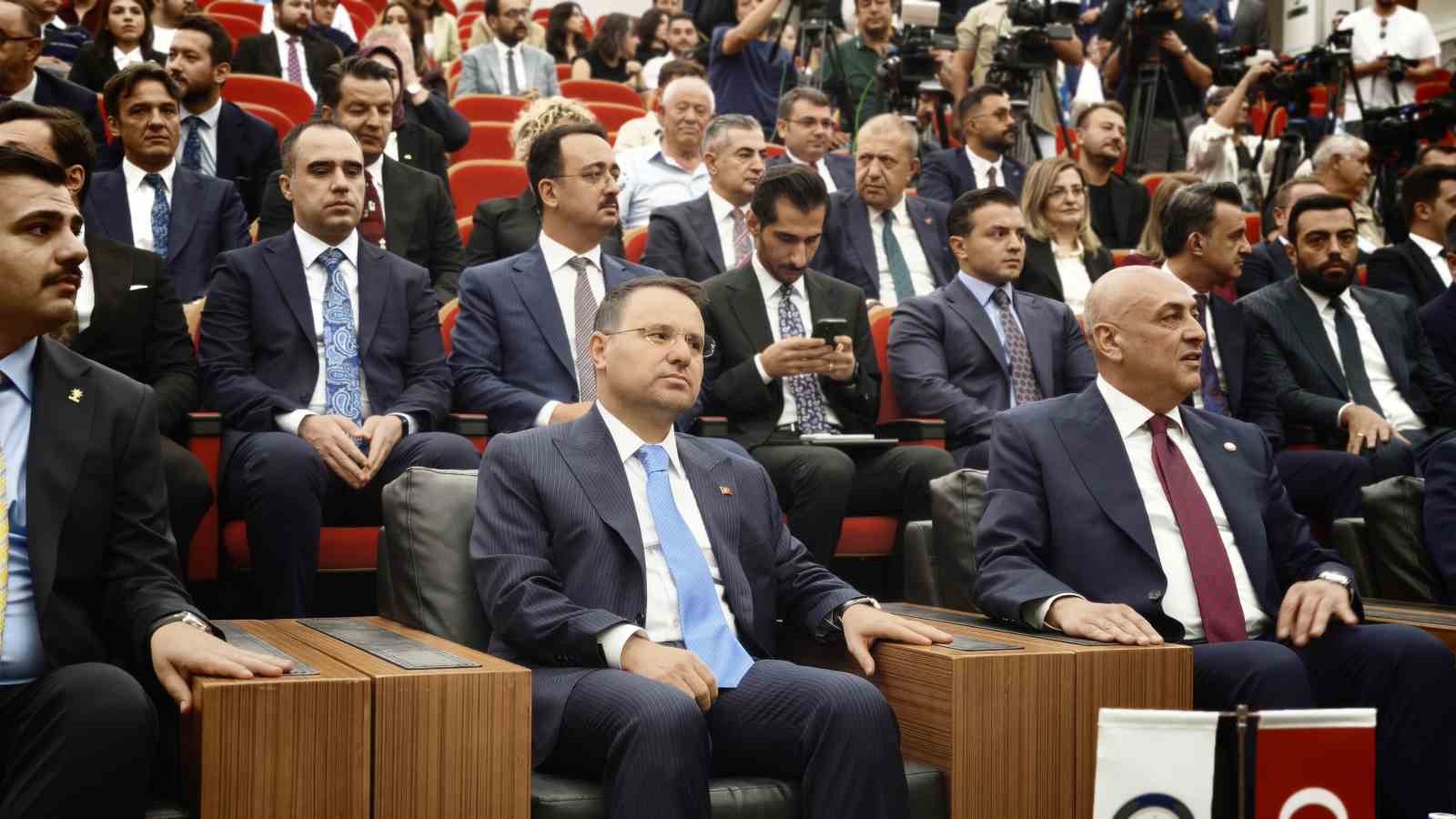 Bakan Gürlek: "Hukuk Ailemizin Büyüklüğü ile Adaletin Gücünü Birleştiriyoruz"