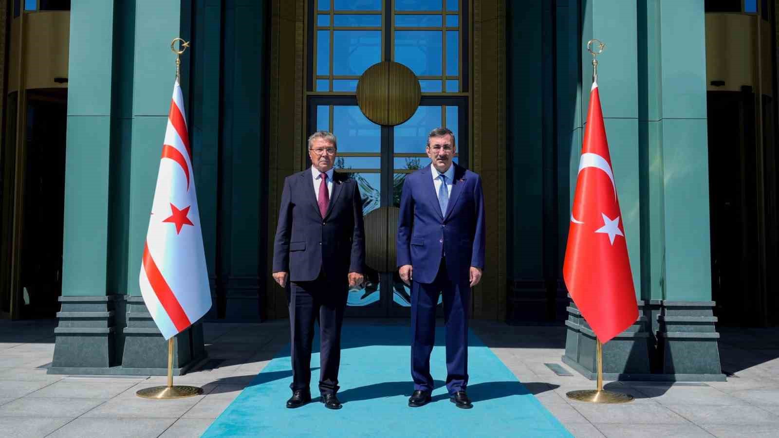 Cevdet Yılmaz, KKTC Başbakanı Ünal Üstel ile önemli bir görüşme gerçekleştirdi