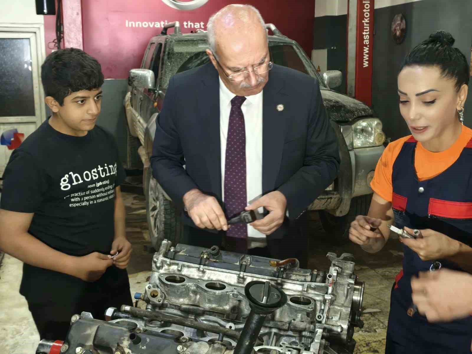Kadın Motor Ustası Fatma Kuşçu'ya ATO Başkanı'ndan Destek Ziyareti