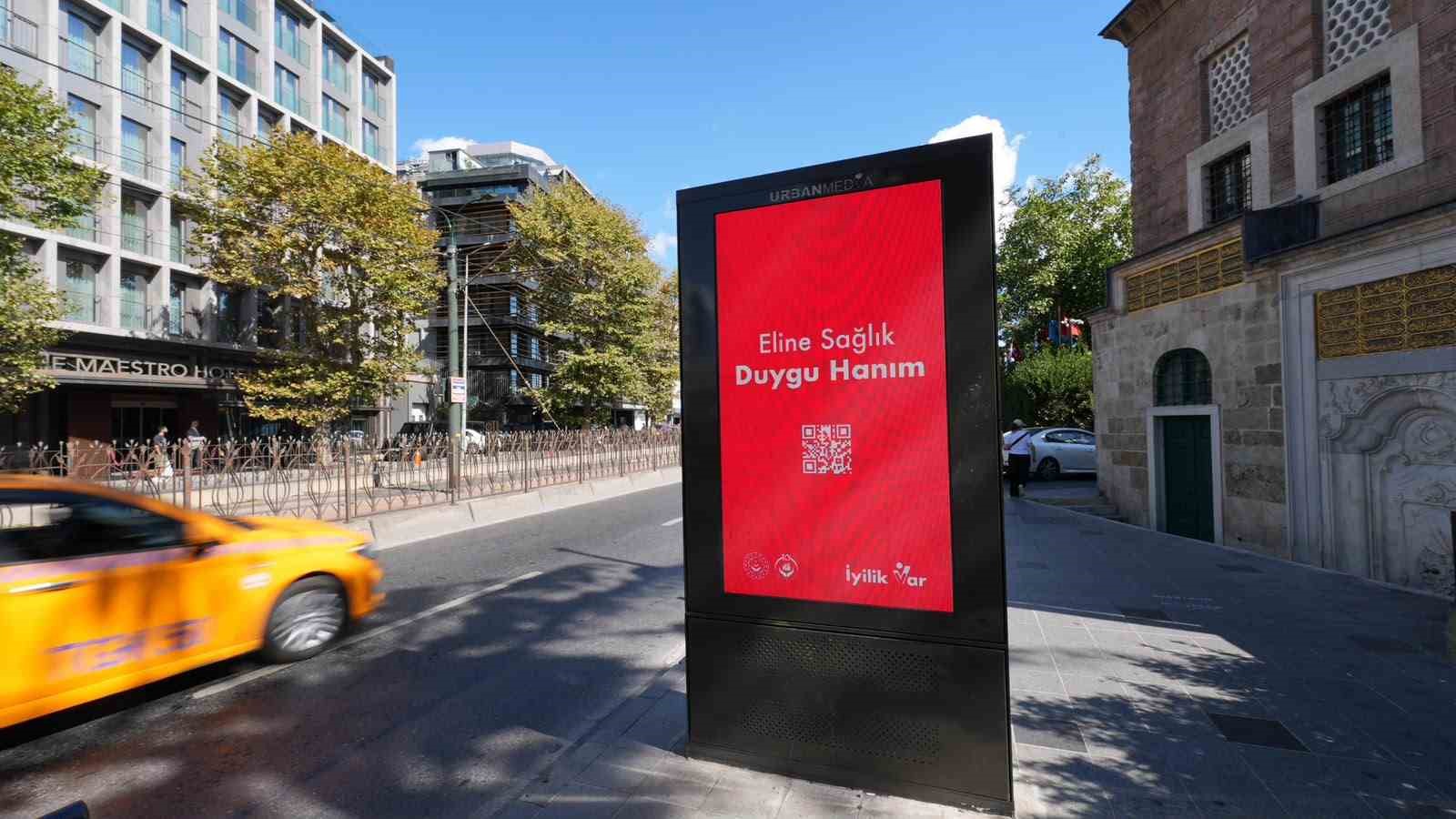 Billboardlardaki QR Kodları, Meraklı Gözleri Çekiyor