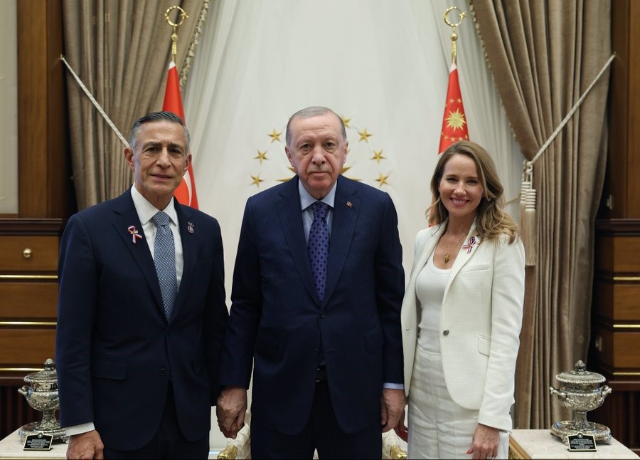 Erdoğan, ABD Temsilcisi Darrell Issa ve Eşini Ağırladı