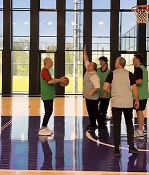 Cumhurbaşkanı Erdoğan, Basketbol Sahasında Takım Arkadaşlarıyla Buluştu