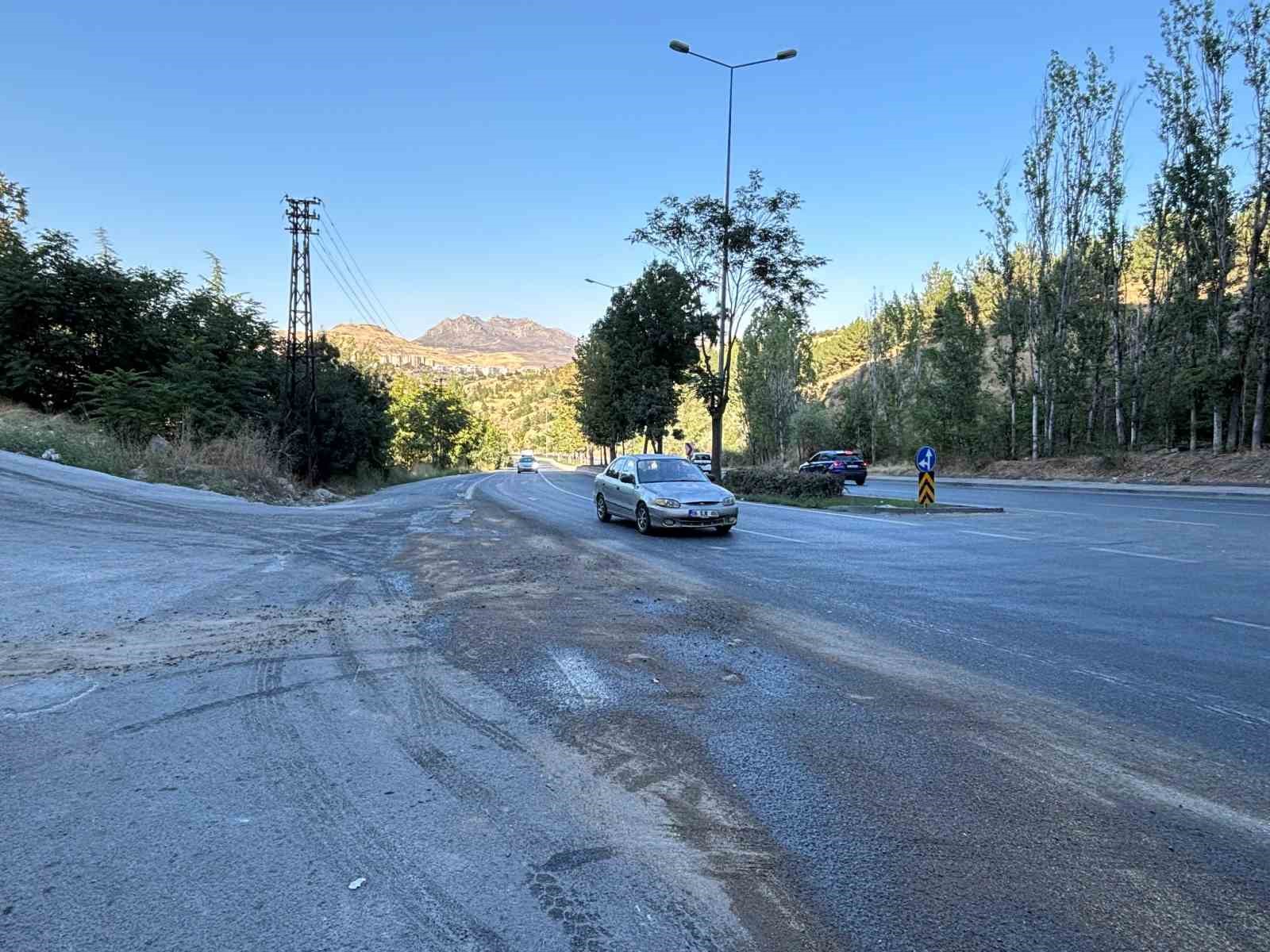 Ankara'da Beton Mikserinin Otomobille Çarpışması: 5 Yaralı