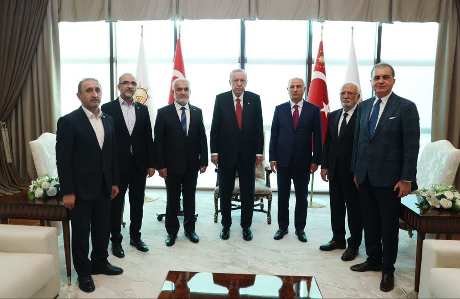 Cumhurbaşkanı Erdoğan, HÜDA PAR Lideri Yapıcıoğlu ile Bir Araya Geldi