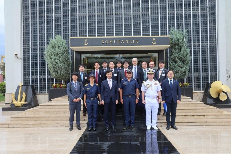 Japon Milletvekilleri İstanbul Tersanesi'ni Ziyaret Etti