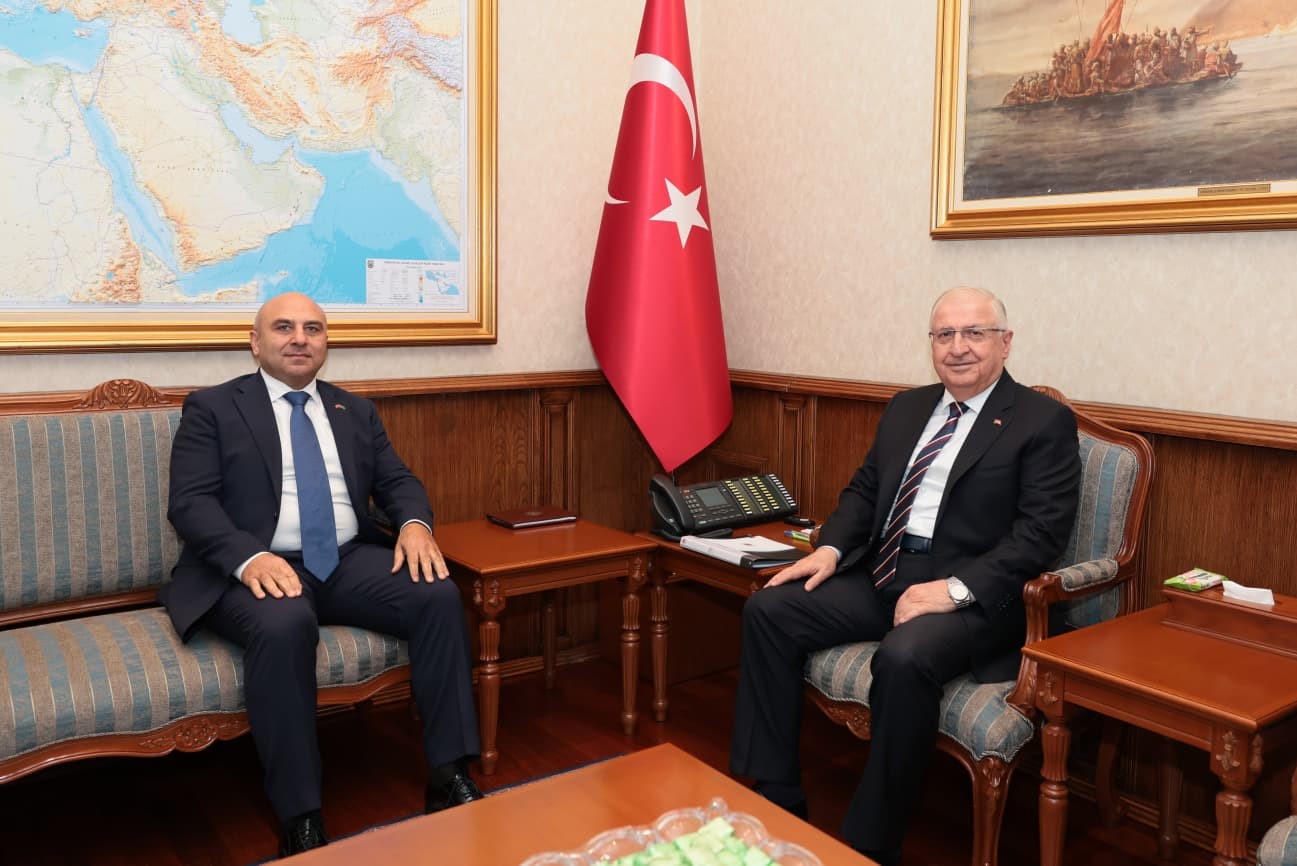 Milli Savunma Bakanı Güler, Azerbaycan Büyükelçisi Aslanov ile Buluştu