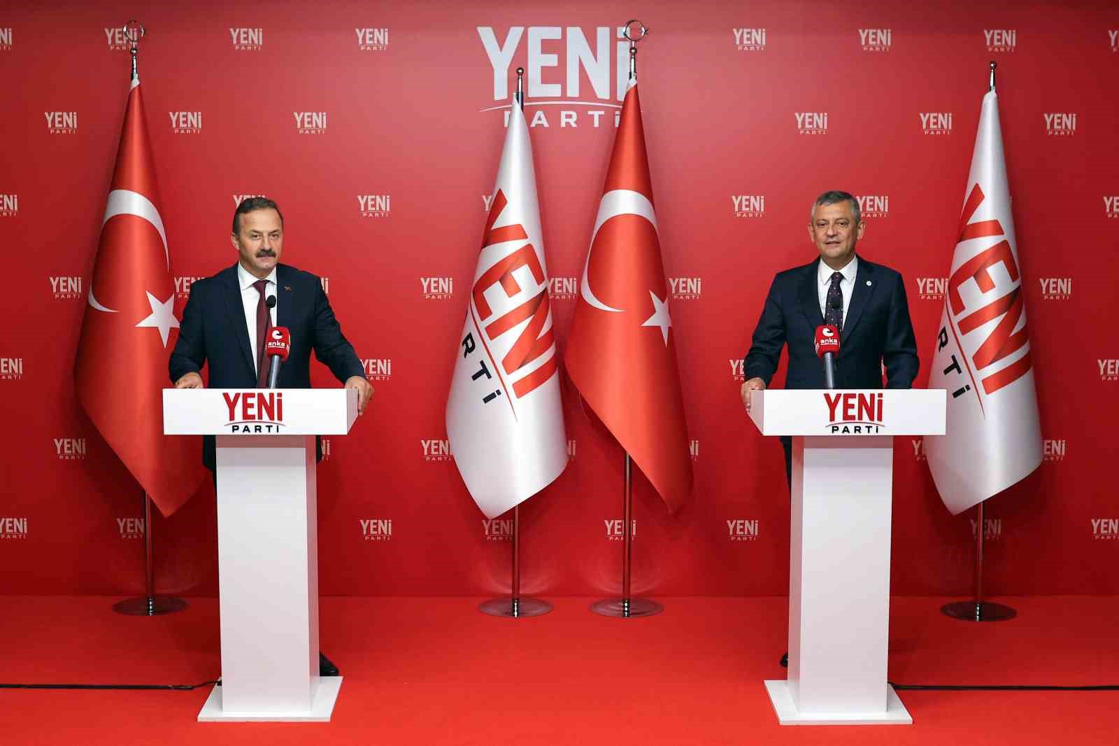 Özgür Özel'den Mansur Yavaş'a Destek Mesajı