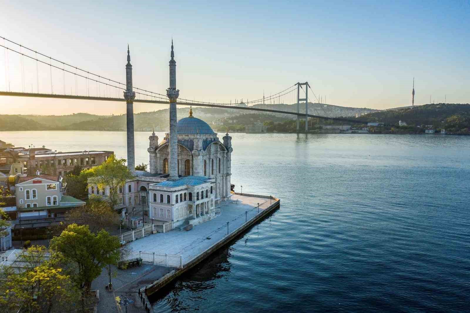 Bakan Ersoy: Herkes İçin Erişilebilir Halk Plajları Sunuyoruz