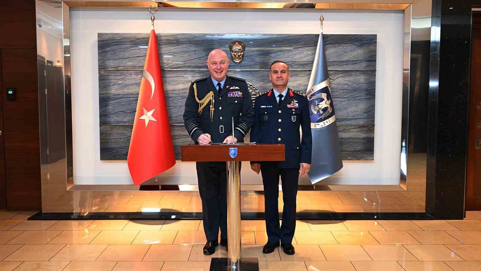 Hava Kuvvetleri Komutanlarından Önemli Görüşme