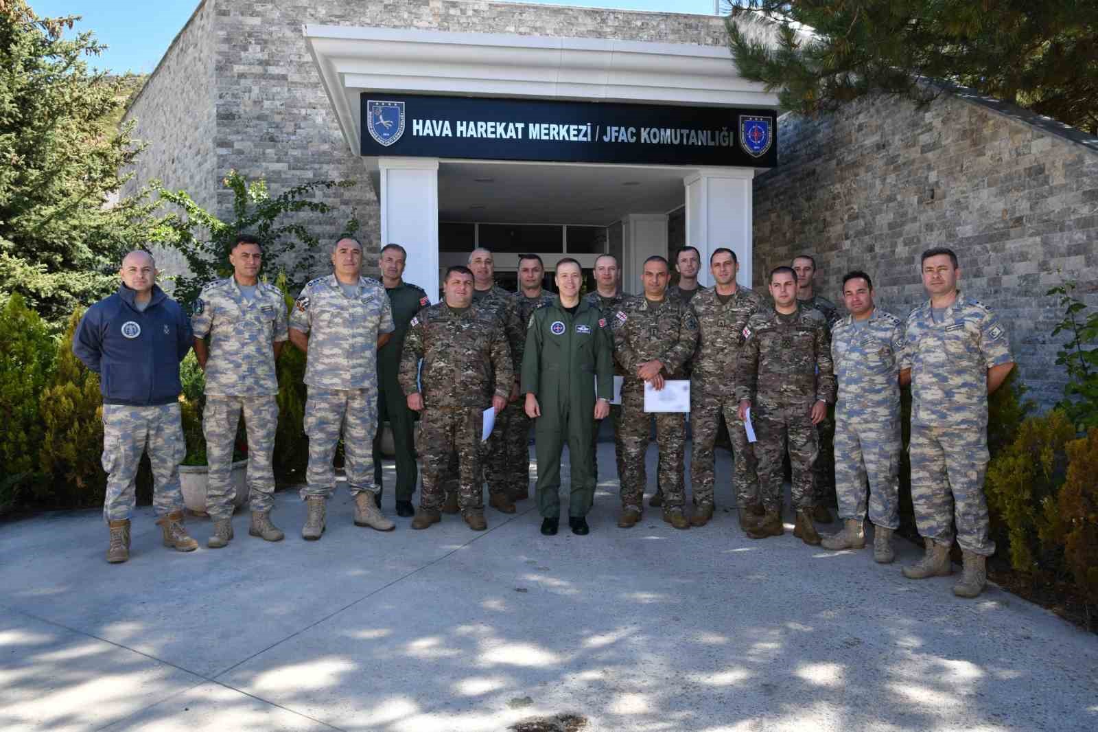 Türkiye ve Gürcistan Askeri İş Birliğini Güçlendiriyor