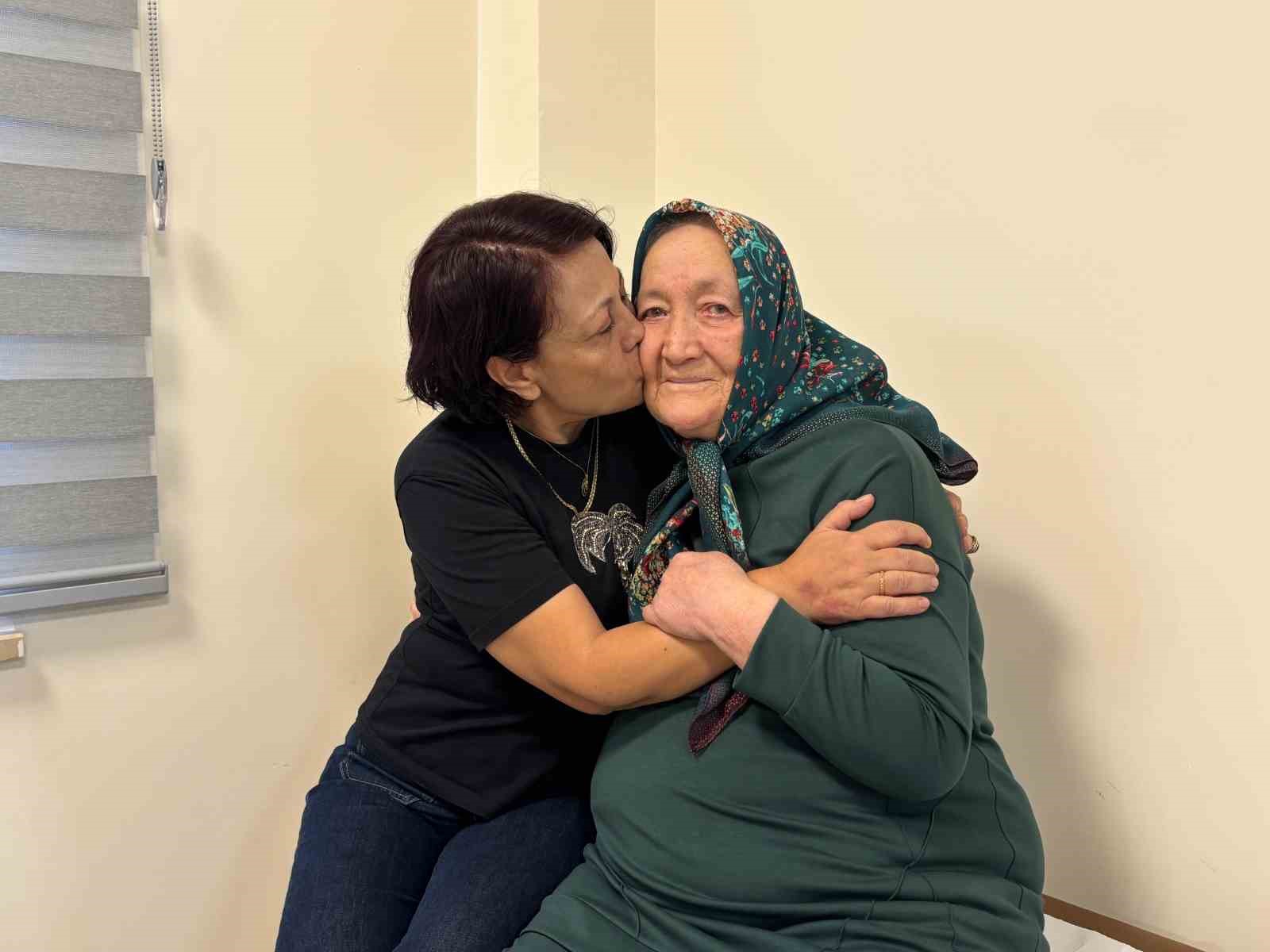 Kalp Yetmezliği Tanısı Koyulan 75 Yaşındaki Yaşlı Kadın, İkinci Baharını Yaşıyor